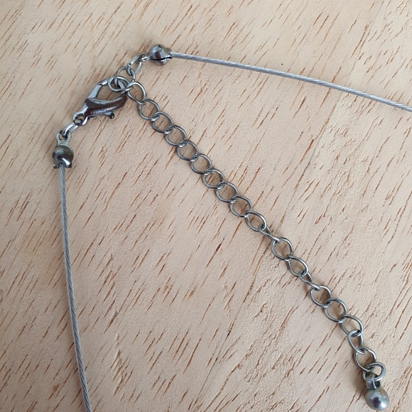 Floral Pendant Necklace - Picture 5 of 8